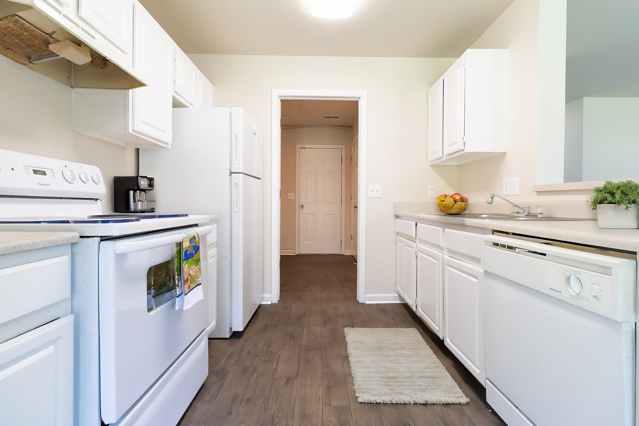 2T2A3442-HDR-Enhanced-NR - Kitchen - Standard - 0