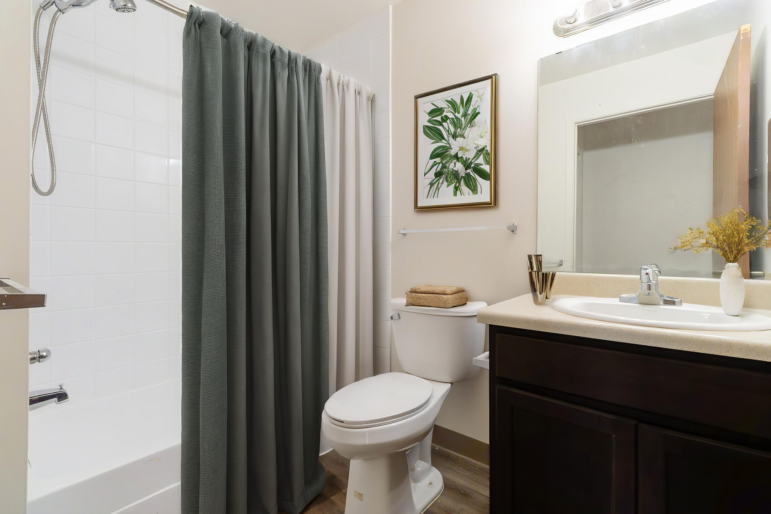 2T2A4151-HDR-Enhanced-NR - Bathroom - Standard - 4