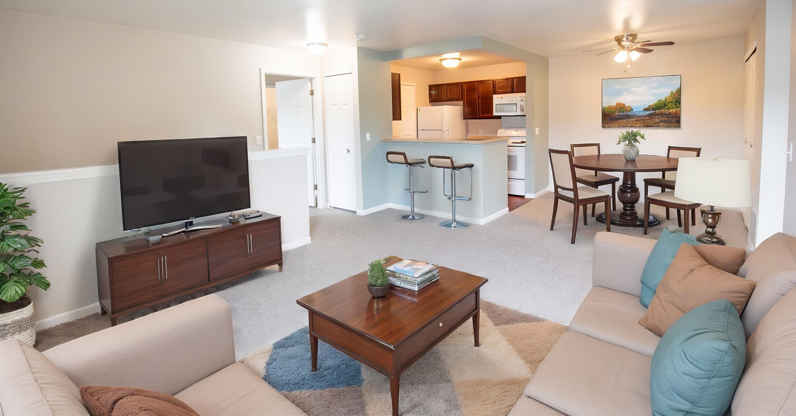 Silver Creek Apartments Flat Rock MI Living Room