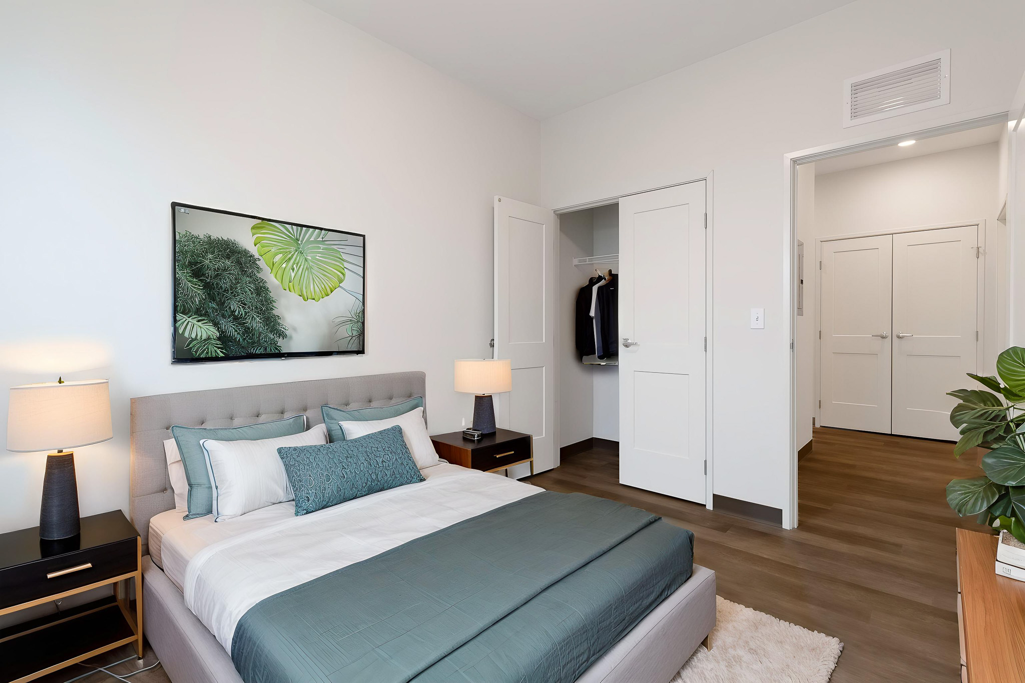 2T2A6312-HDR - Bedroom - Modern - 1