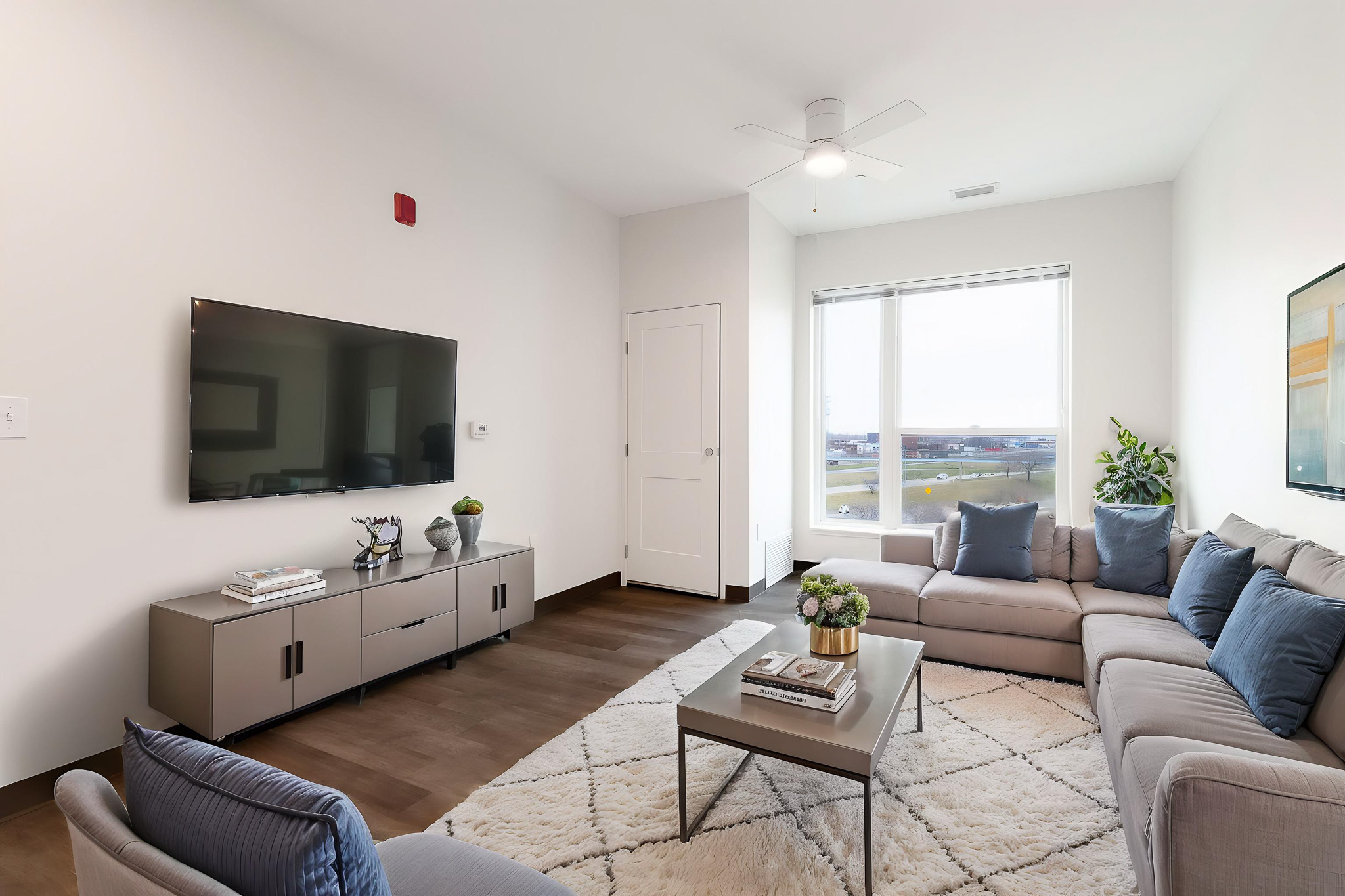 2T2A6517-HDR - Living Room - Modern - 4